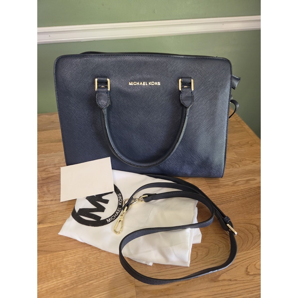 Michael KORS Navy Blue Handbag w/Removable Strap, Preowned, In Great Condition